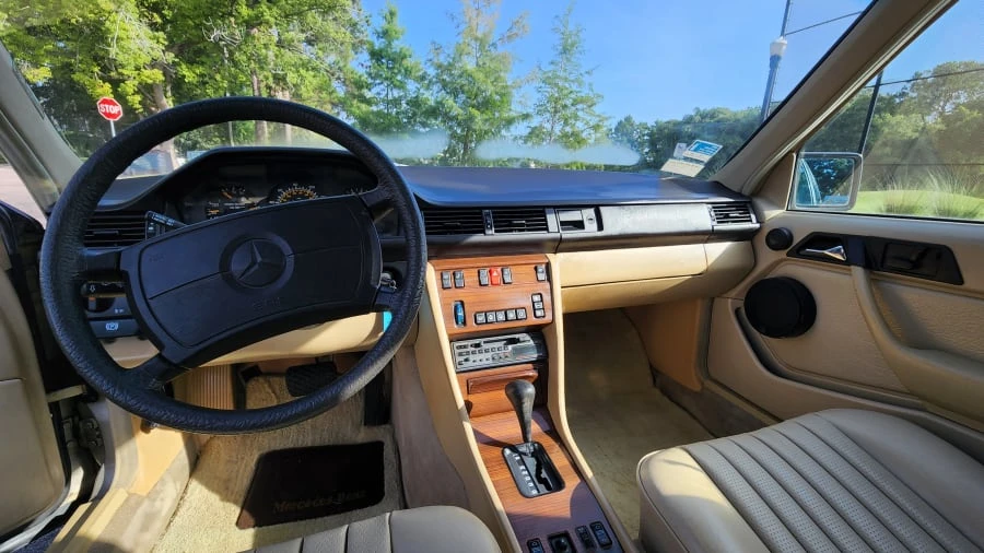 1987 Mercedes-Benz W124 E-Class - Image 4 of 10