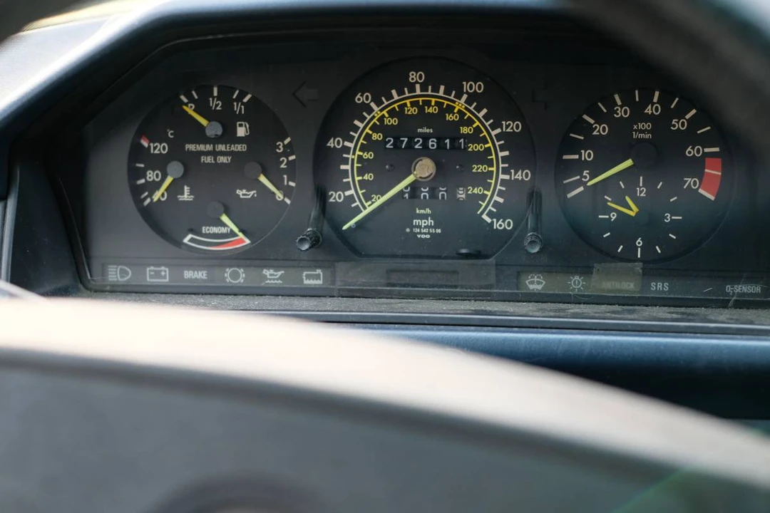 1987 Mercedes-Benz W124 E-Class - Image 6 of 9