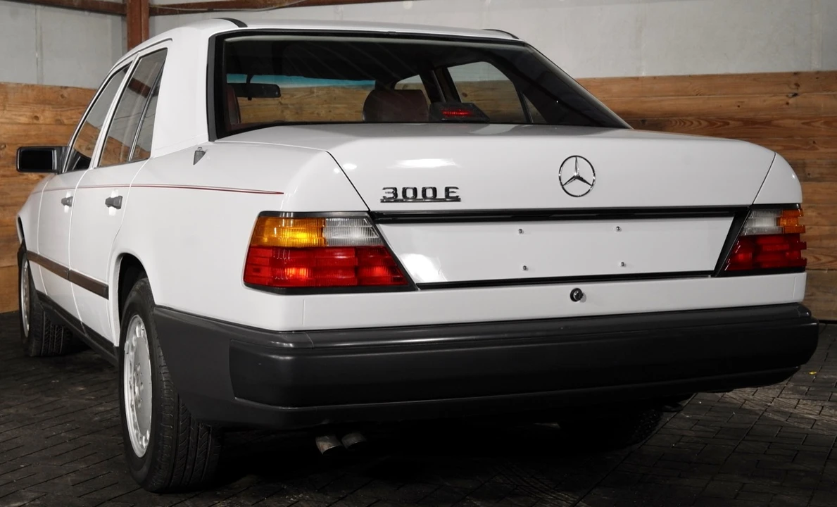 1987 Mercedes-Benz W124 E-Class - Image 27 of 31