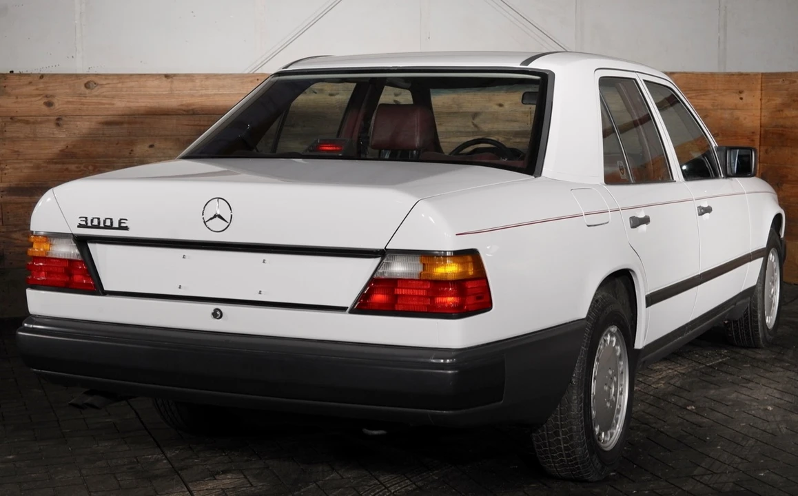 1987 Mercedes-Benz W124 E-Class - Image 29 of 31