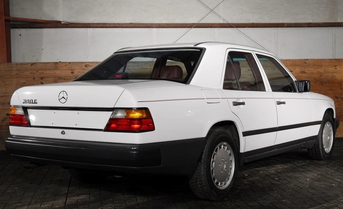 1987 Mercedes-Benz W124 E-Class - Image 31 of 31