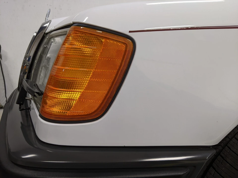 1987 Mercedes-Benz W124 E-Class - Image 29 of 31