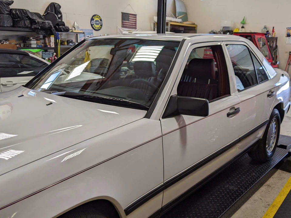 1987 Mercedes-Benz W124 E-Class - Image 13 of 31