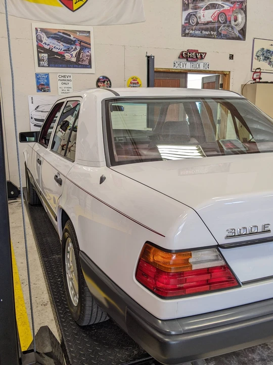 1987 Mercedes-Benz W124 E-Class - Image 22 of 31