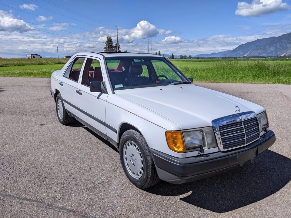 1987 Mercedes-Benz W124 E-Class - Image 2 of 31