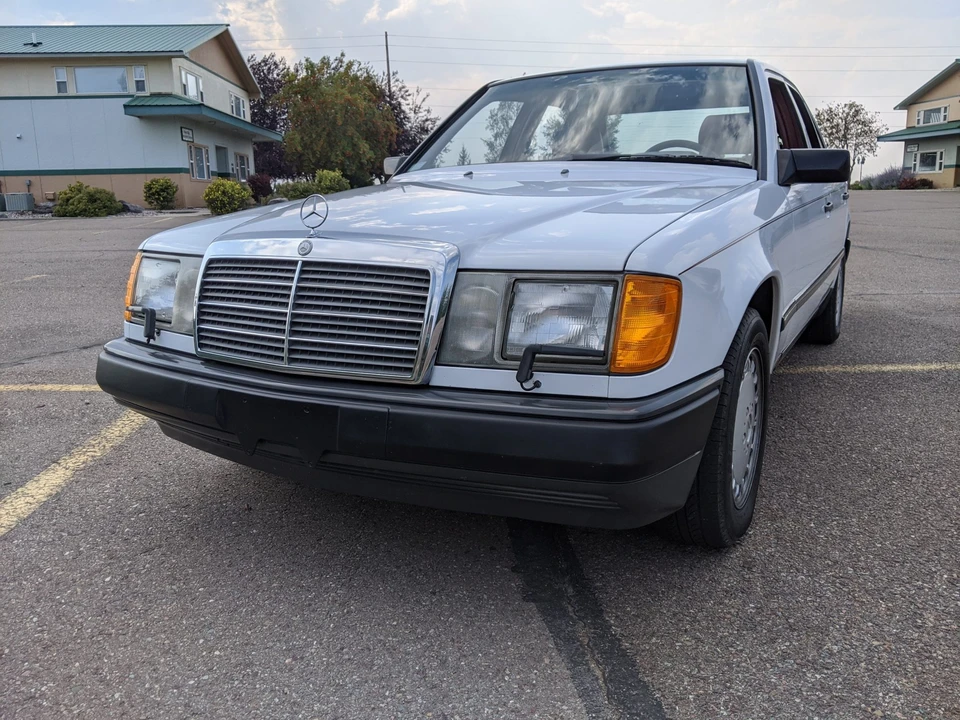 1987 Mercedes-Benz W124 E-Class - Image 8 of 31