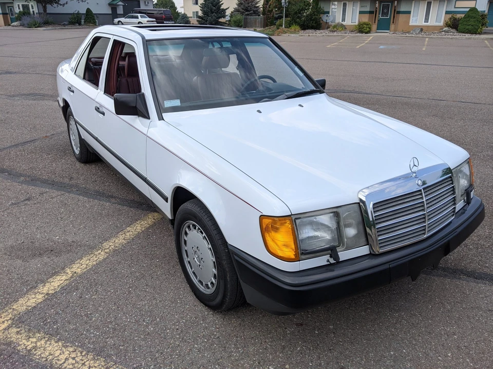 1987 Mercedes-Benz W124 E-Class - Image 10 of 31