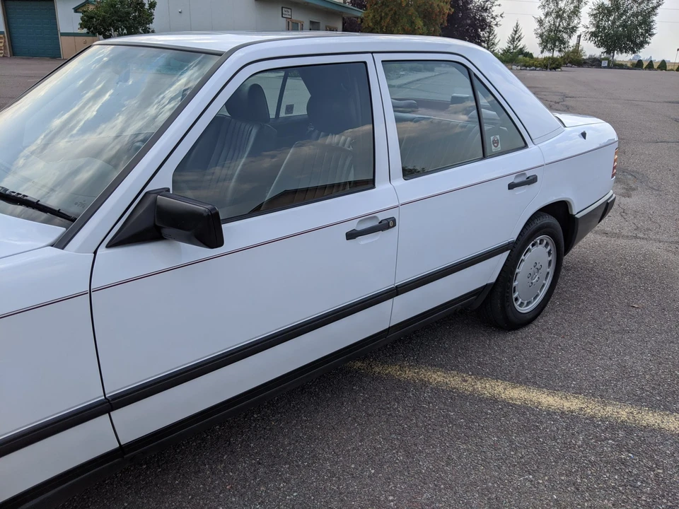 1987 Mercedes-Benz W124 E-Class - Image 14 of 31