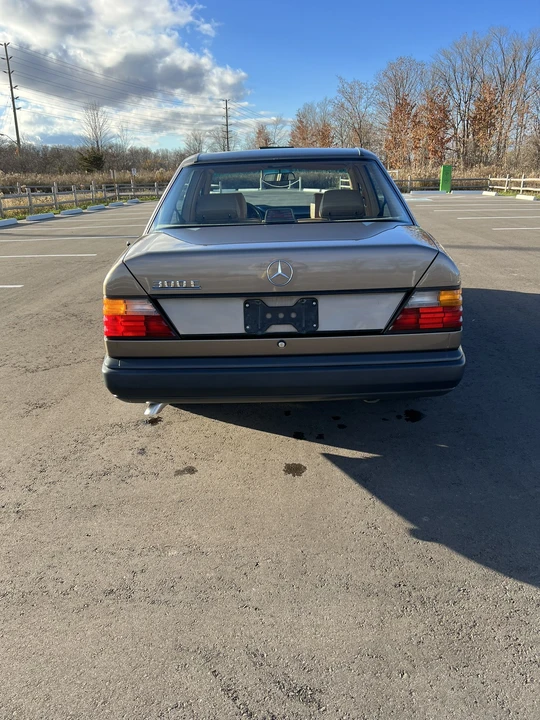 1987 Mercedes-Benz W124 E-Class - Image 17 of 31