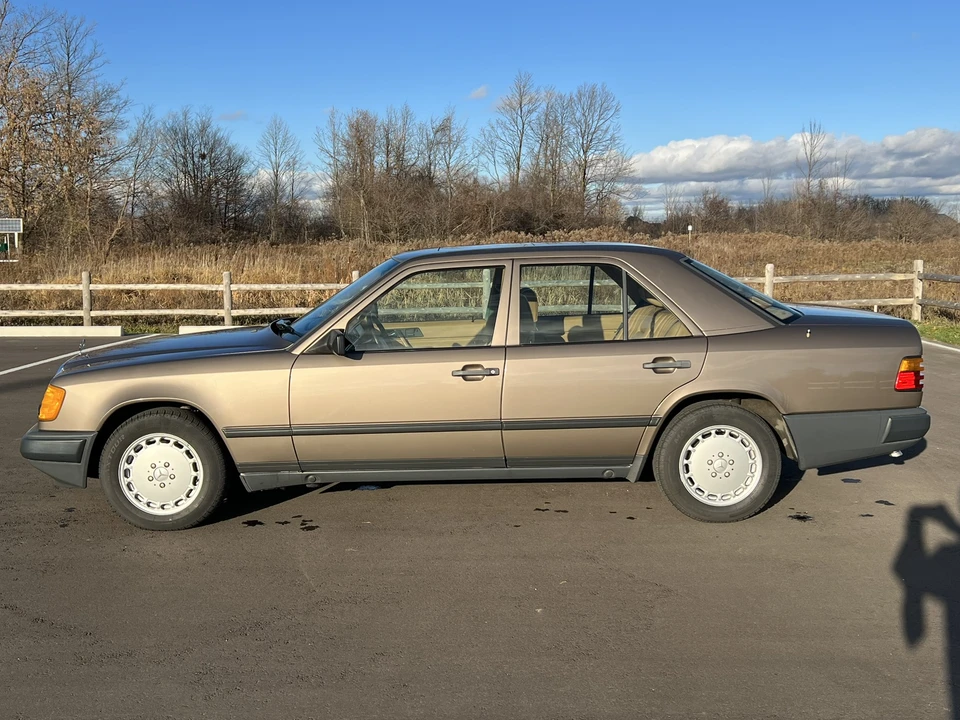 1987 Mercedes-Benz W124 E-Class - Image 9 of 31