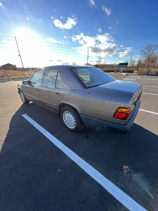 1987 Mercedes-Benz W124 E-Class - Image 12 of 31