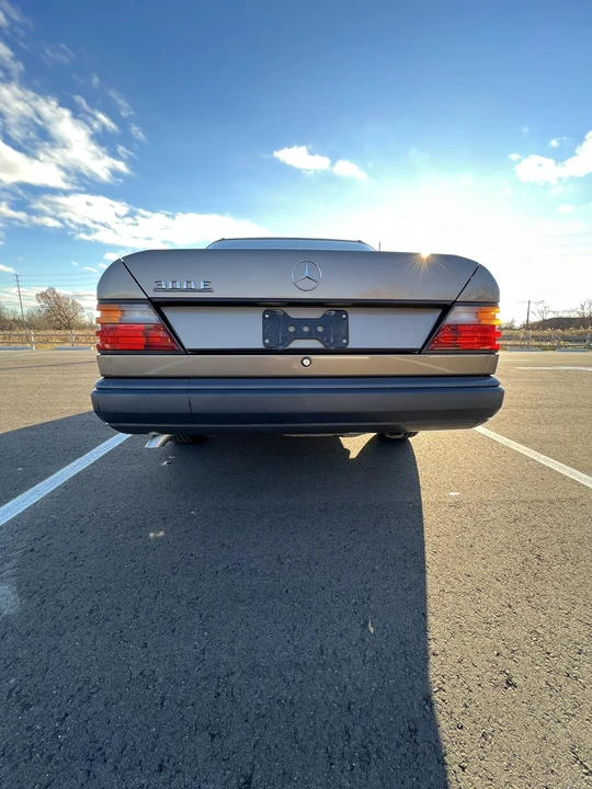 1987 Mercedes-Benz W124 E-Class - Image 16 of 31