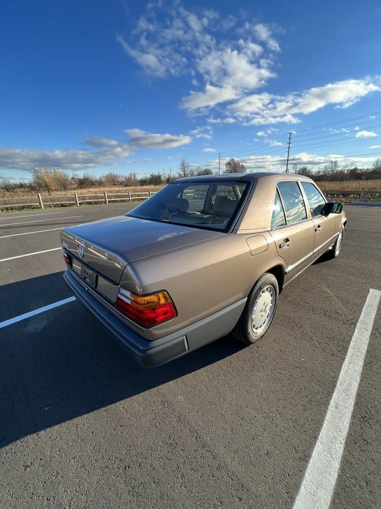 1987 Mercedes-Benz W124 E-Class - Image 22 of 31