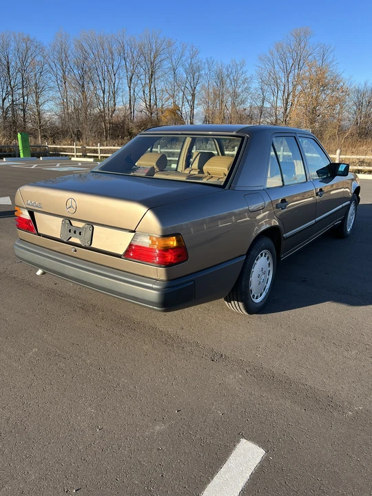 1987 Mercedes-Benz W124 E-Class - Image 21 of 31