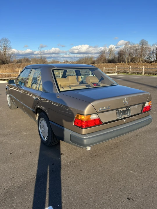 1987 Mercedes-Benz W124 E-Class - Image 14 of 31