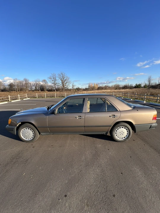 1987 Mercedes-Benz W124 E-Class - Image 10 of 31