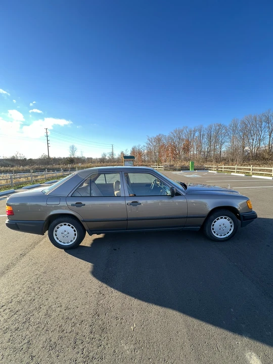 1987 Mercedes-Benz W124 E-Class - Image 27 of 31