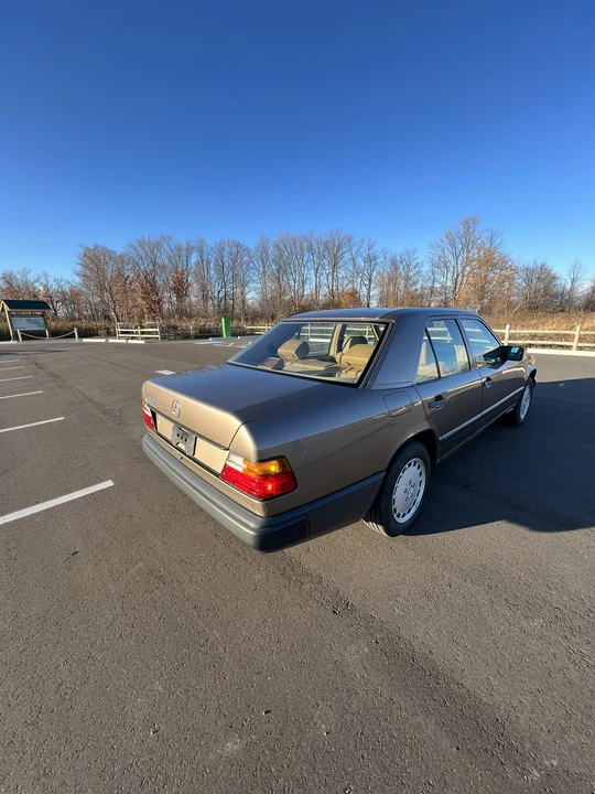 1987 Mercedes-Benz W124 E-Class - Image 23 of 31