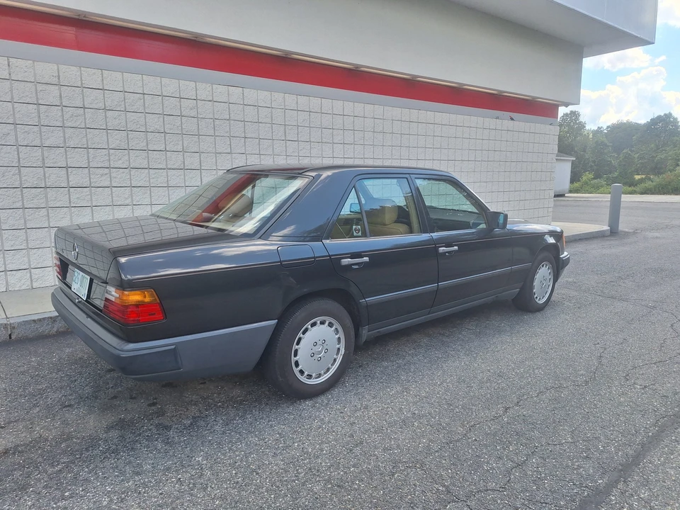 1987 Mercedes-Benz W124 E-Class - Image 5 of 31
