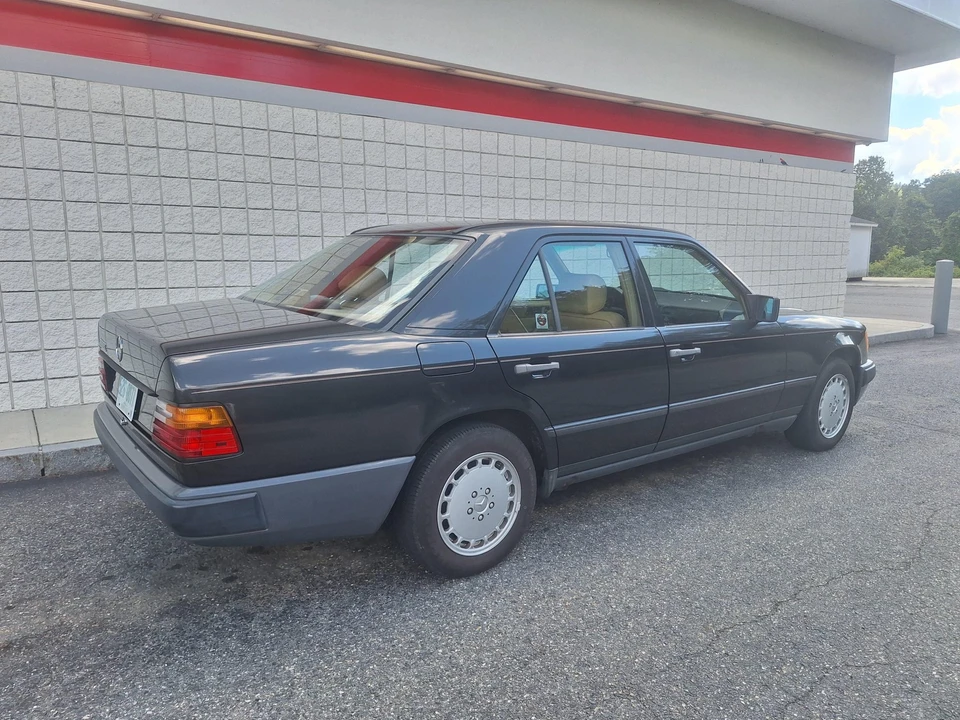 1987 Mercedes-Benz W124 E-Class - Image 6 of 31