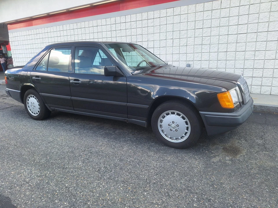 1987 Mercedes-Benz W124 E-Class - Image 8 of 31