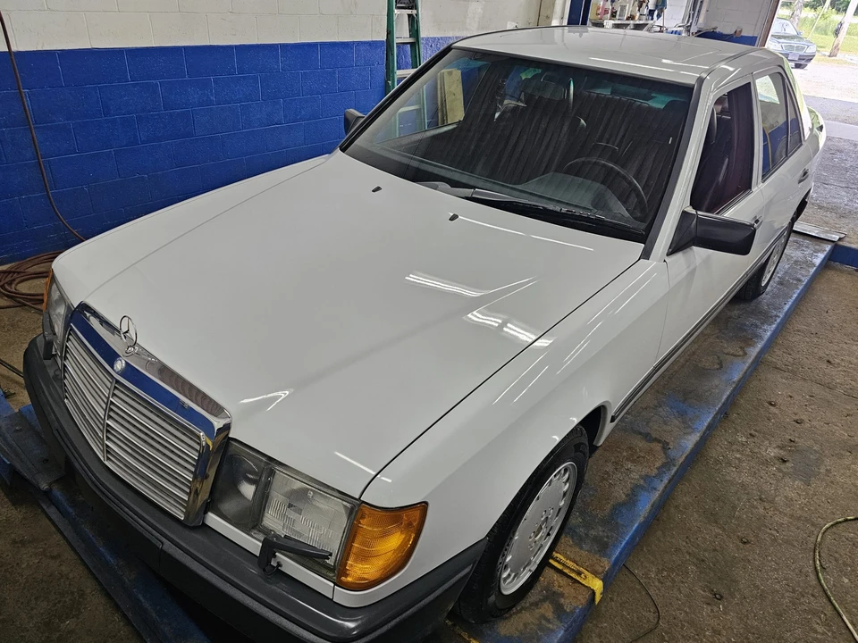 1987 Mercedes-Benz W124 E-Class - Image 17 of 31