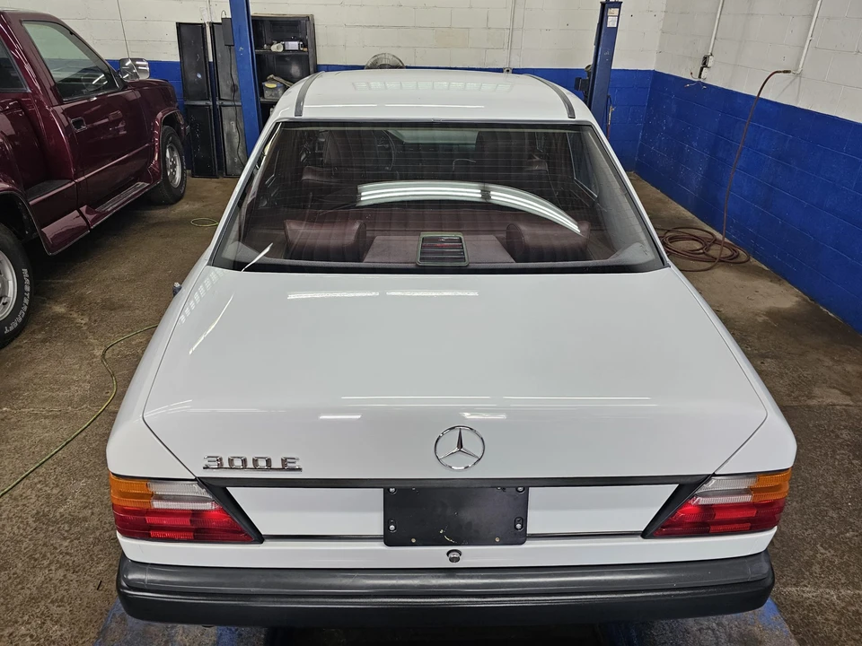 1987 Mercedes-Benz W124 E-Class - Image 20 of 31
