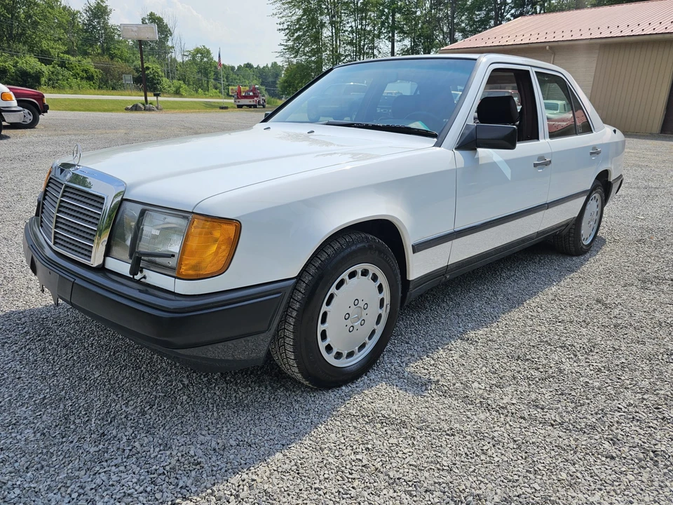 1987 Mercedes-Benz W124 E-Class - Image 6 of 31