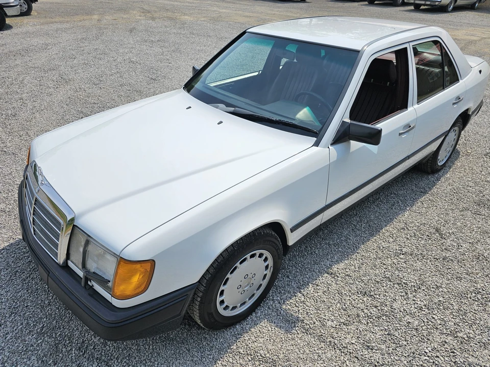 1987 Mercedes-Benz W124 E-Class - Image 5 of 31