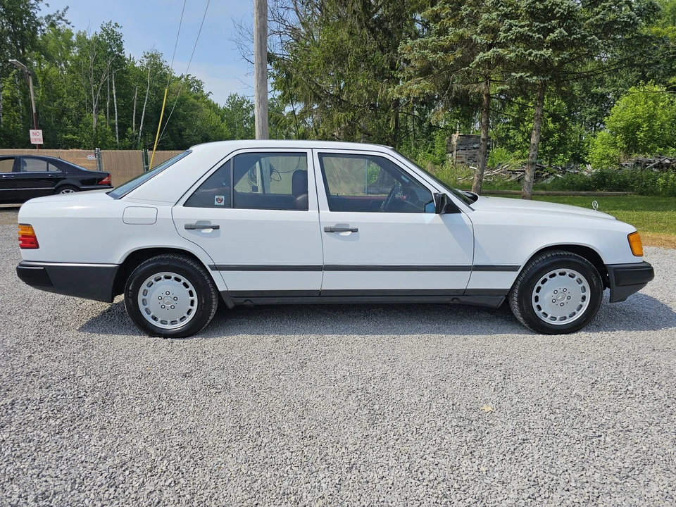 1987 Mercedes-Benz W124 E-Class - Image 14 of 31