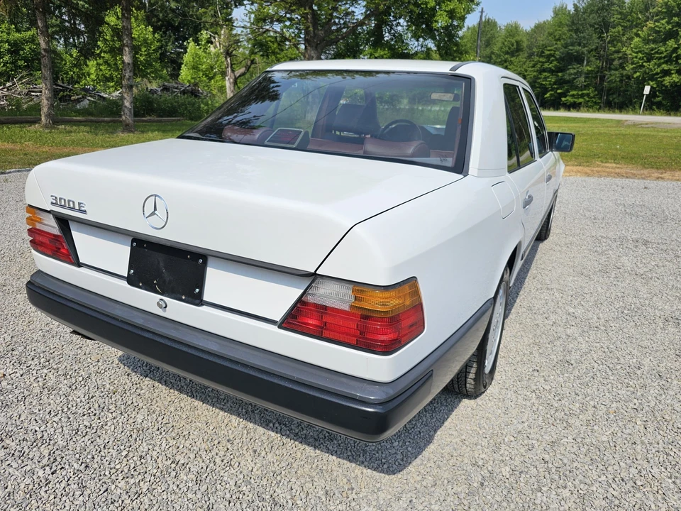 1987 Mercedes-Benz W124 E-Class - Image 12 of 31