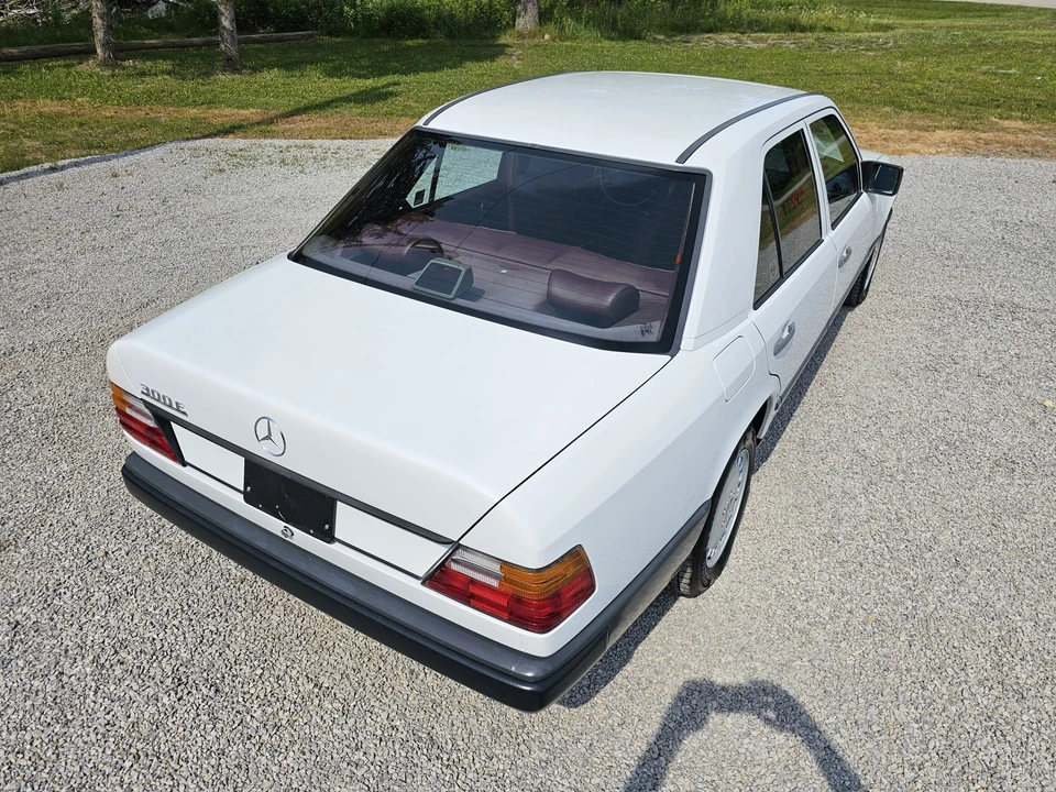 1987 Mercedes-Benz W124 E-Class - Image 11 of 31