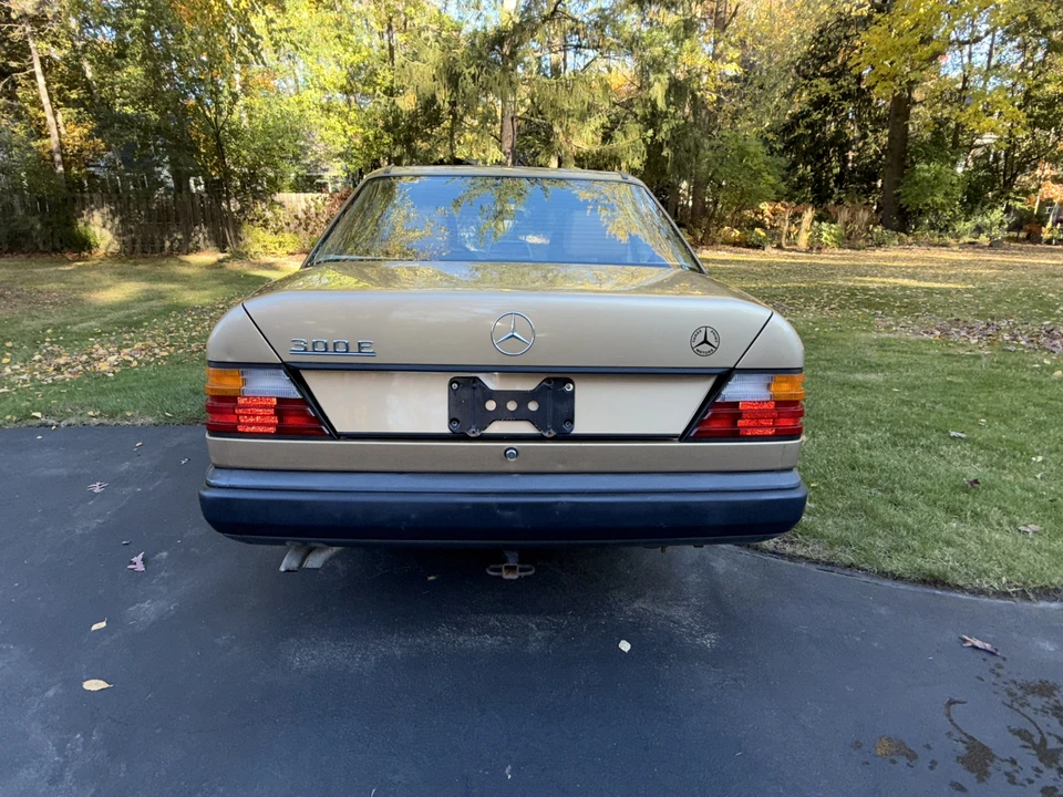 1987 Mercedes-Benz W124 E-Class - Image 6 of 31