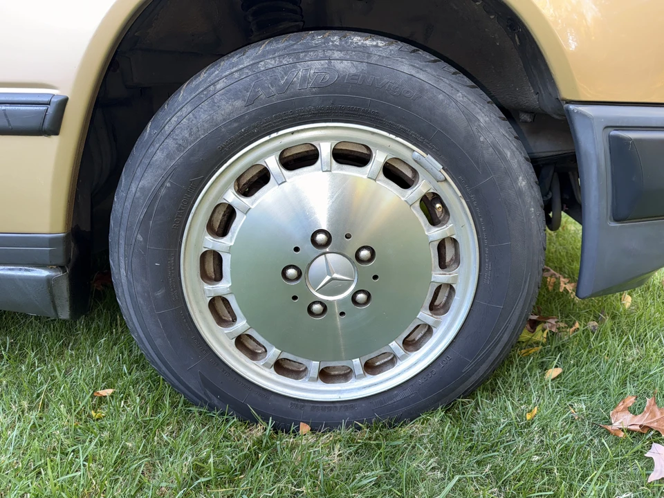 1987 Mercedes-Benz W124 E-Class - Image 16 of 31