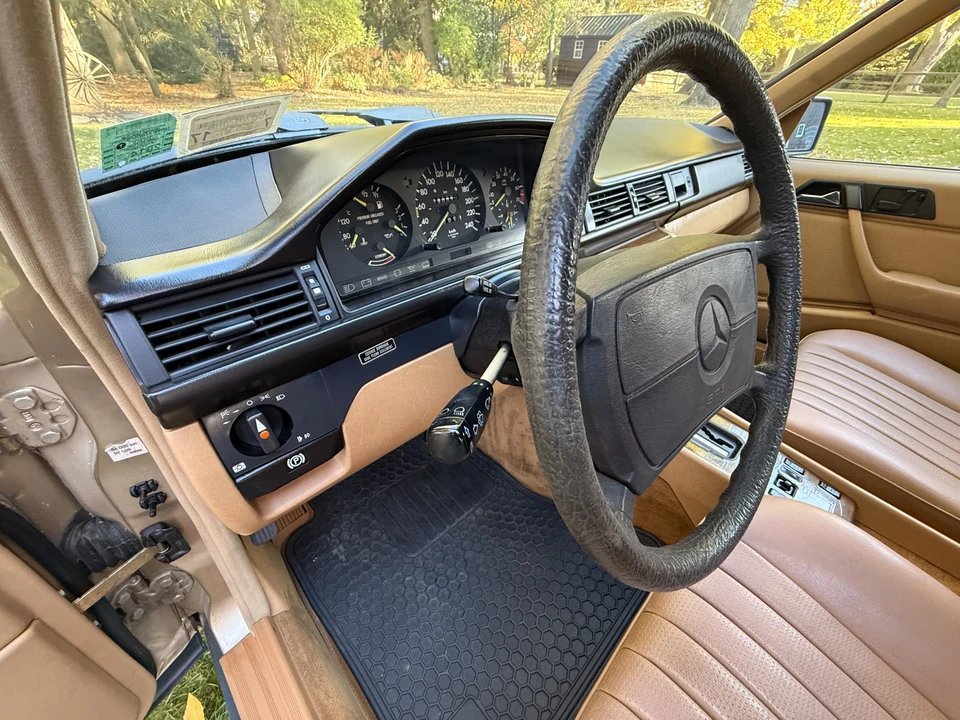 1987 Mercedes-Benz W124 E-Class - Image 24 of 31