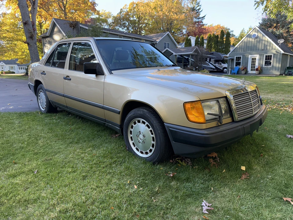 1987 Mercedes-Benz W124 E-Class - Image 11 of 31