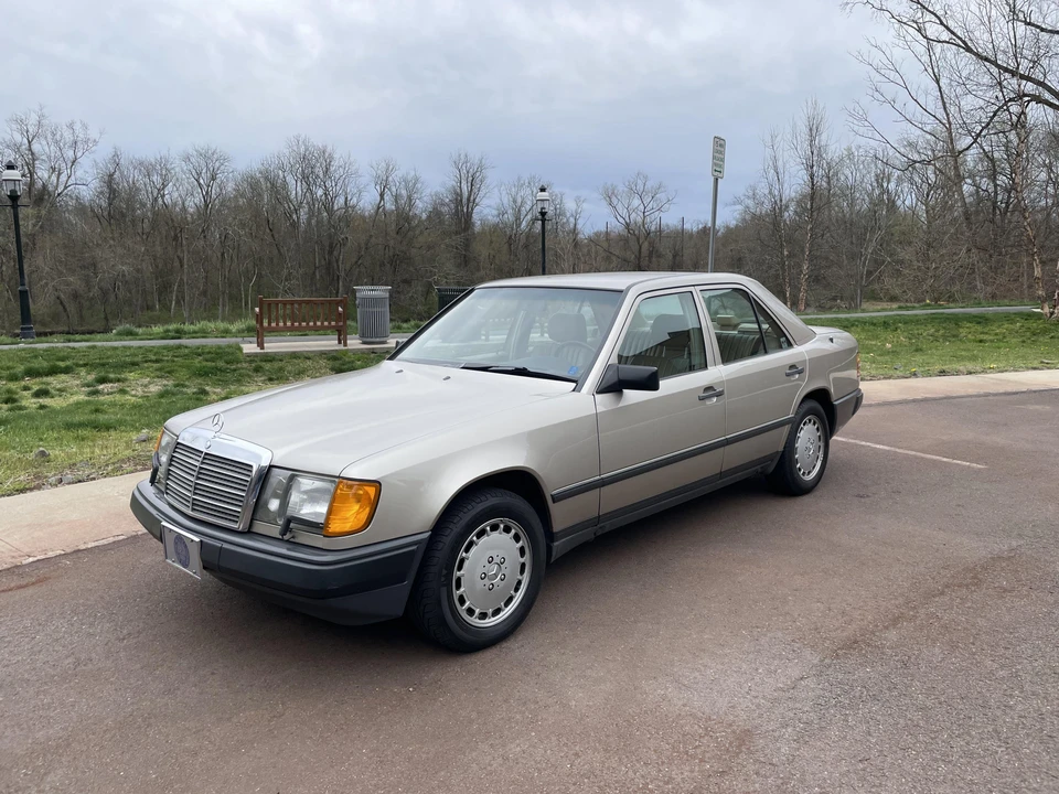1987 Mercedes-Benz W124 E-Class - Image 7 of 31