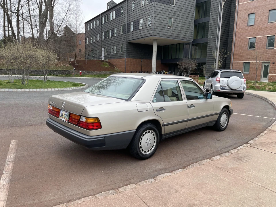 1987 Mercedes-Benz W124 E-Class - Image 15 of 31