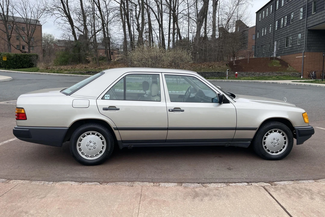 1987 Mercedes-Benz W124 E-Class - Image 3 of 31