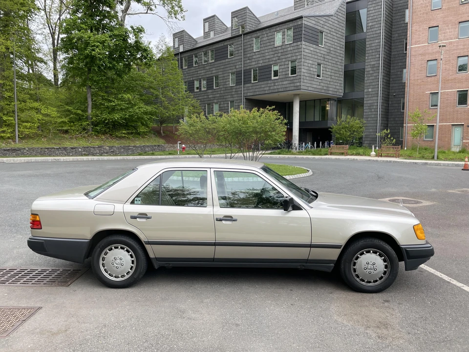 1987 Mercedes-Benz W124 E-Class - Image 17 of 31