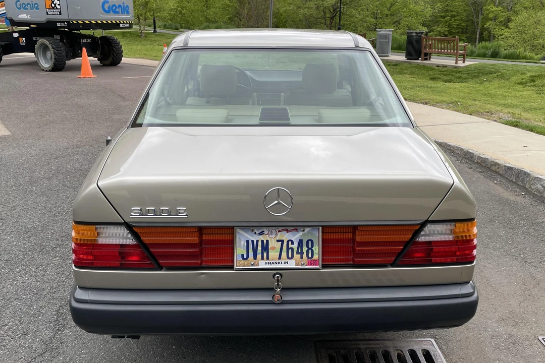 1987 Mercedes-Benz W124 E-Class - Image 5 of 31