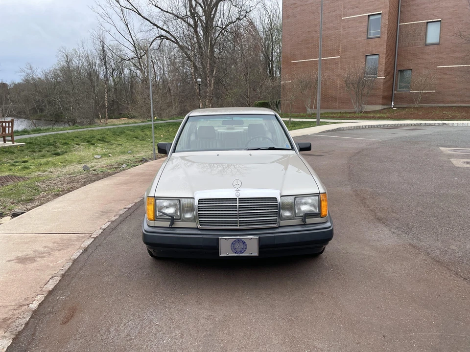 1987 Mercedes-Benz W124 E-Class - Image 6 of 31