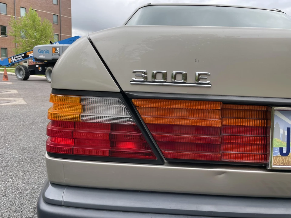1987 Mercedes-Benz W124 E-Class - Image 28 of 31