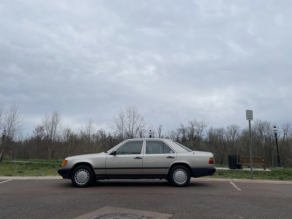 1987 Mercedes-Benz W124 E-Class - Image 9 of 31