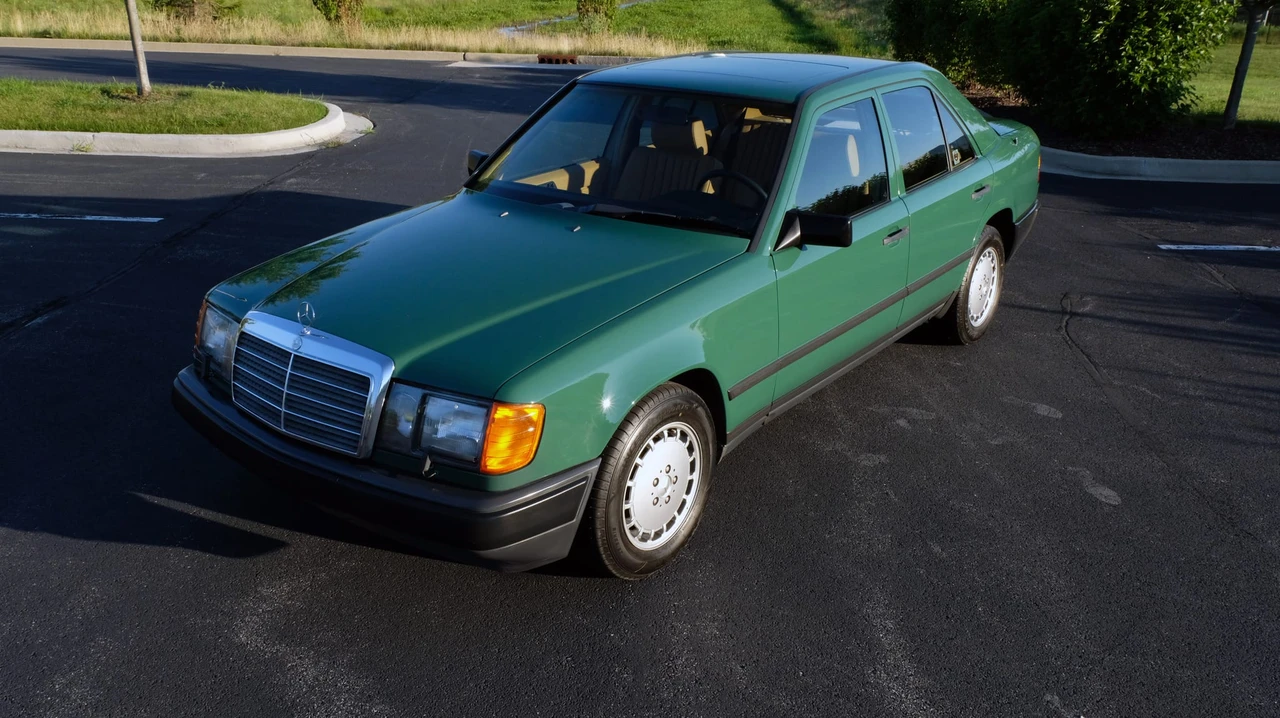 1987 Mercedes-Benz W124 E-Class - Image 11 of 31
