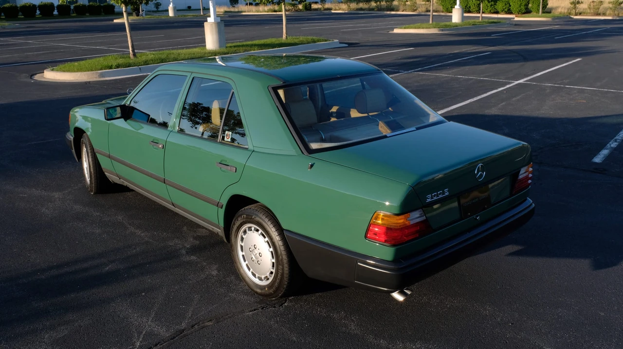 1987 Mercedes-Benz W124 E-Class - Image 18 of 31