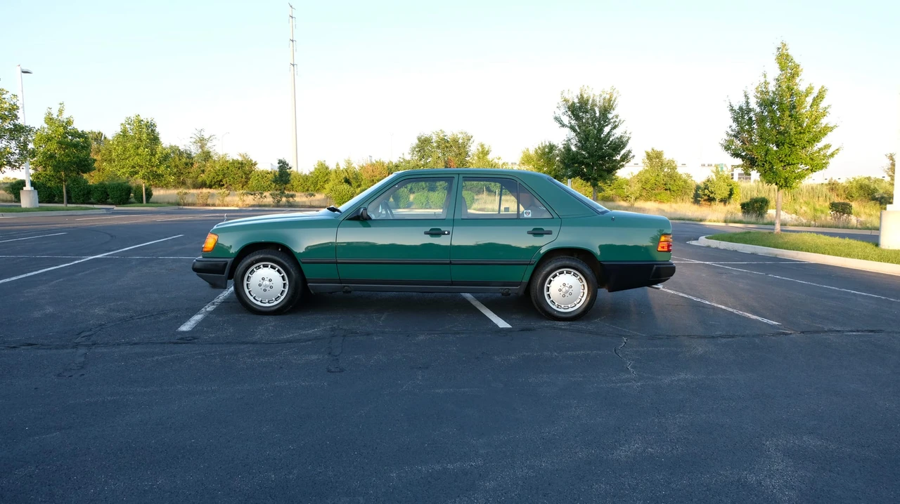 1987 Mercedes-Benz W124 E-Class - Image 16 of 31