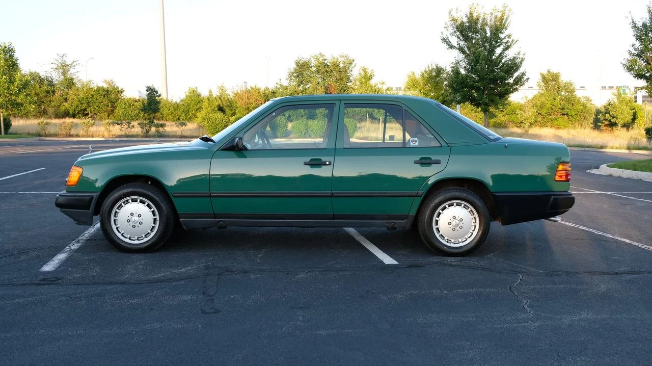 1987 Mercedes-Benz W124 E-Class - Image 17 of 31