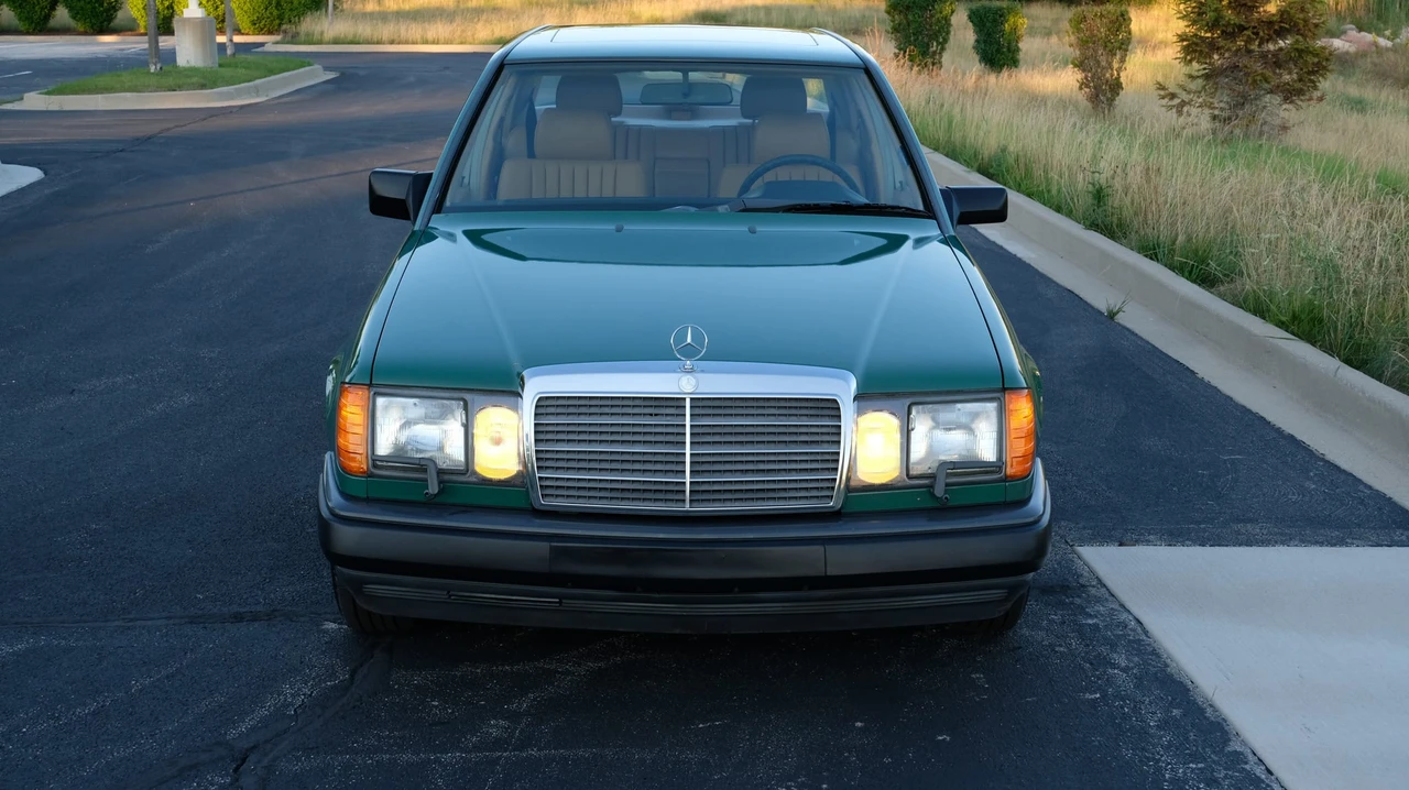 1987 Mercedes-Benz W124 E-Class - Image 3 of 31