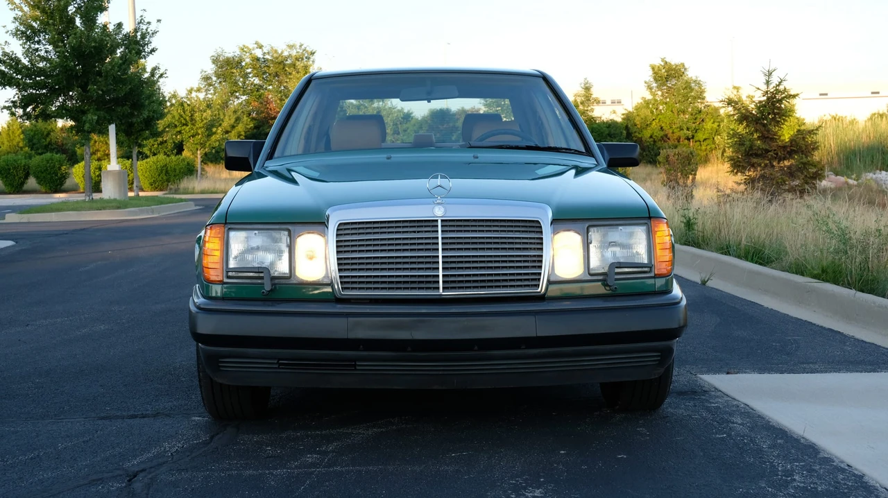 1987 Mercedes-Benz W124 E-Class - Image 4 of 31